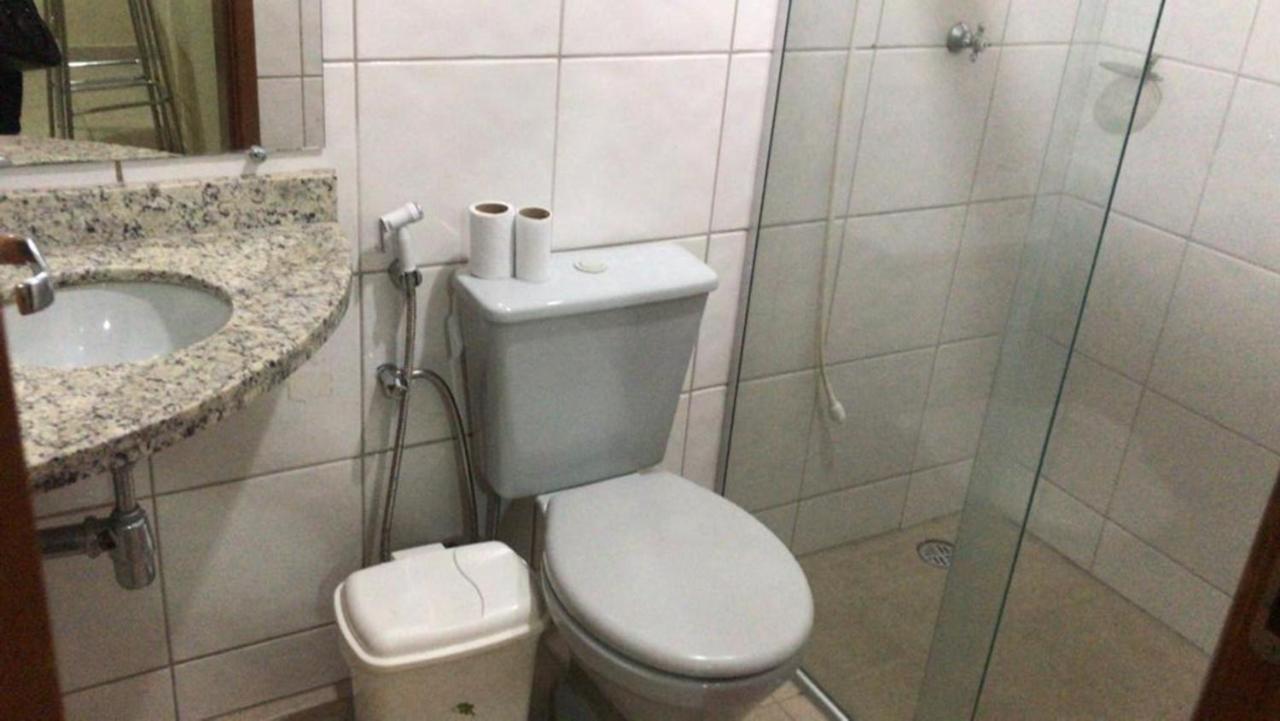 Apartamentos Com Piscinas Em Caldas Novas Quarto foto